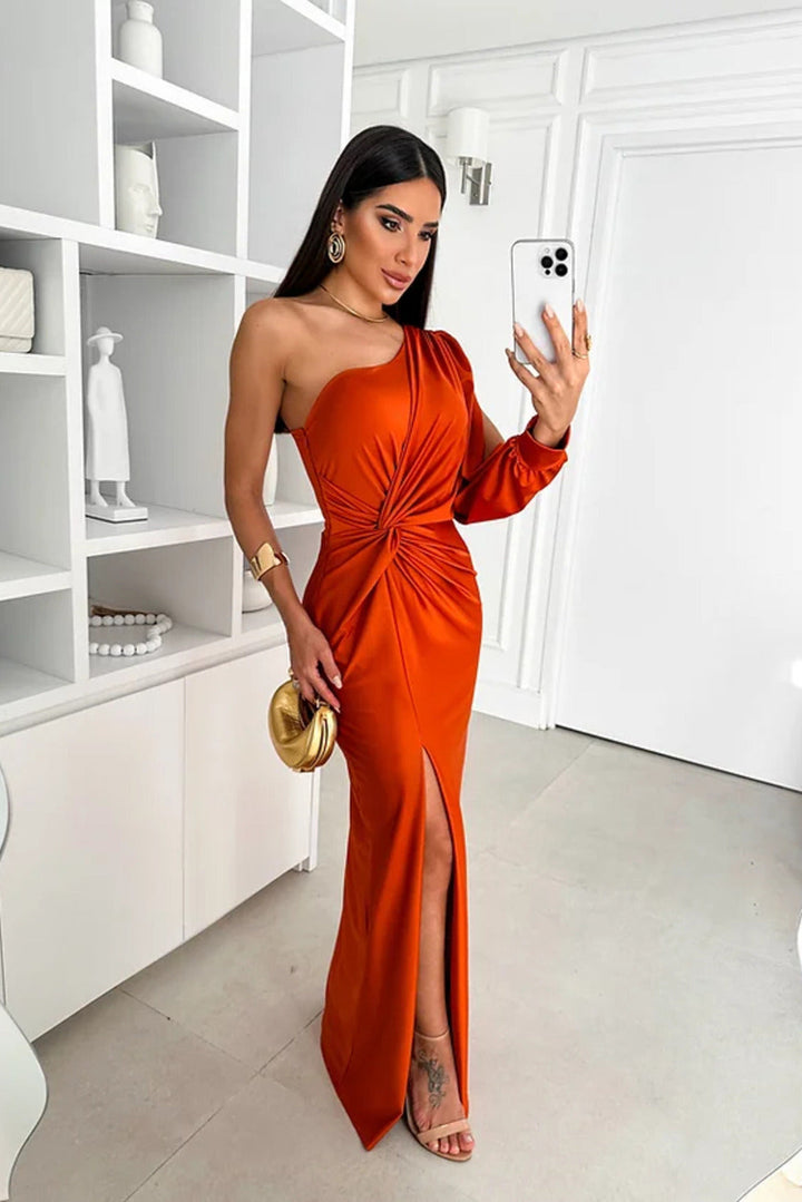 Abito elegante aderente midi, per occasioni speciali e feste serali.