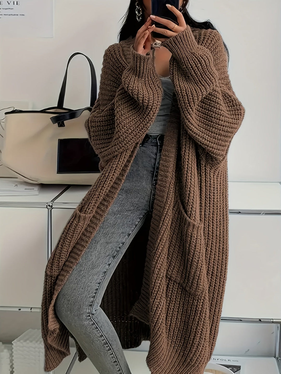 Cardigan donna oversize stile kimono, maglia lunga aperta, comoda ed elegante per moda autunno/inverno.