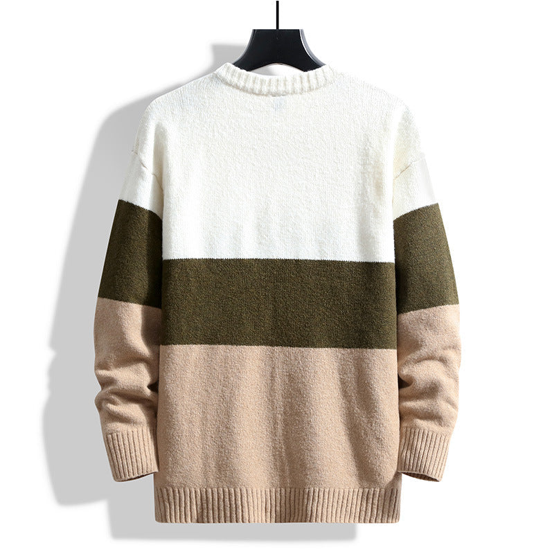 Maglione uomo girocollo verde militare. Stile casual ed elegante per l'abbigliamento autunno/inverno.
