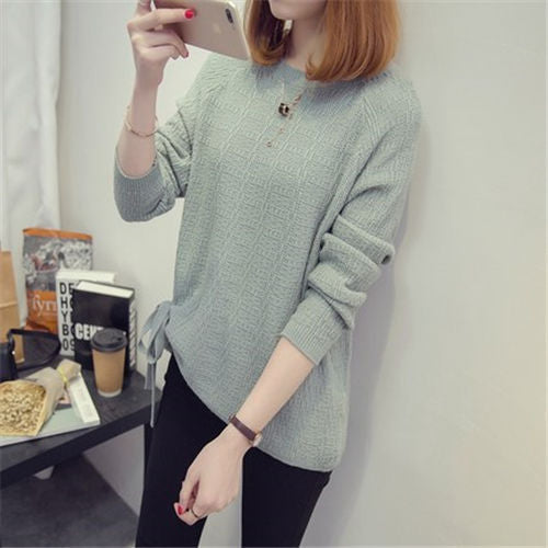 Maglione oversize donna girocollo, taglio ampio e moderno per uno stile rilassato e chic.