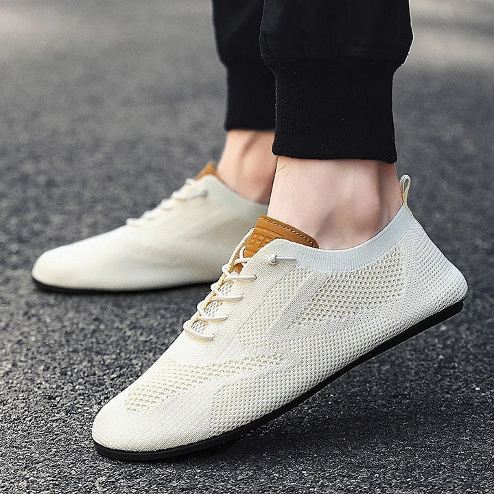 Sneakers sportive uomo leggere, con lacci. Scarpe casual traspiranti per massimo comfort e moda uomo.