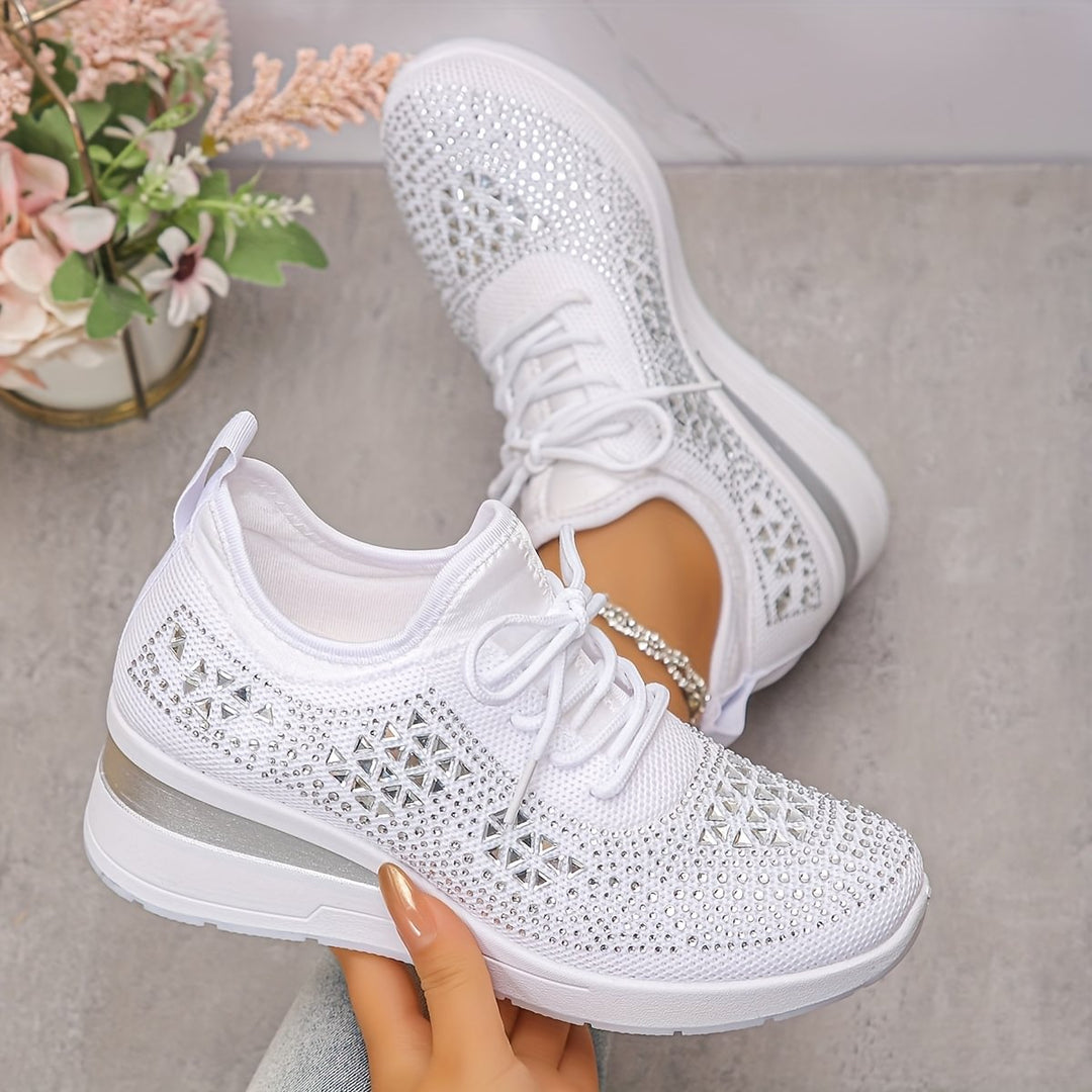 Sneakers donna comode con supporto arco plantare e scintillanti dettagli strass per un look quotidiano.