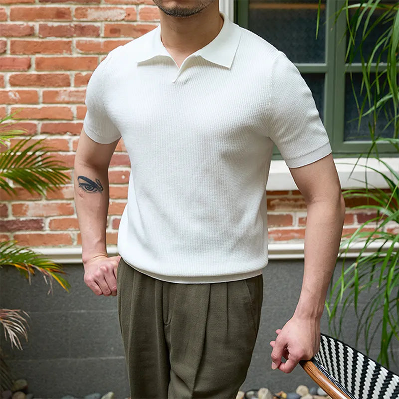 Camicia uomo elegante a maniche lunghe girocollo, perfetta per look business casual e ufficio.