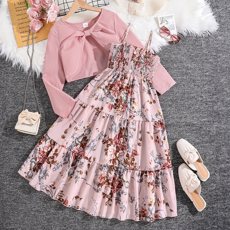Vestito corto floreale da donna con maniche lunghe, comodo e versatile. Ideale per moda casual estiva e primaverile.