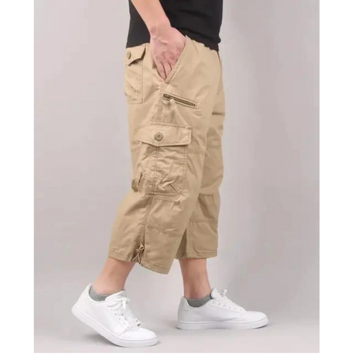 Shorts cargo uomo multitasche, perfetti per il viaggio e l'avventura estiva. Moda uomo pratica.