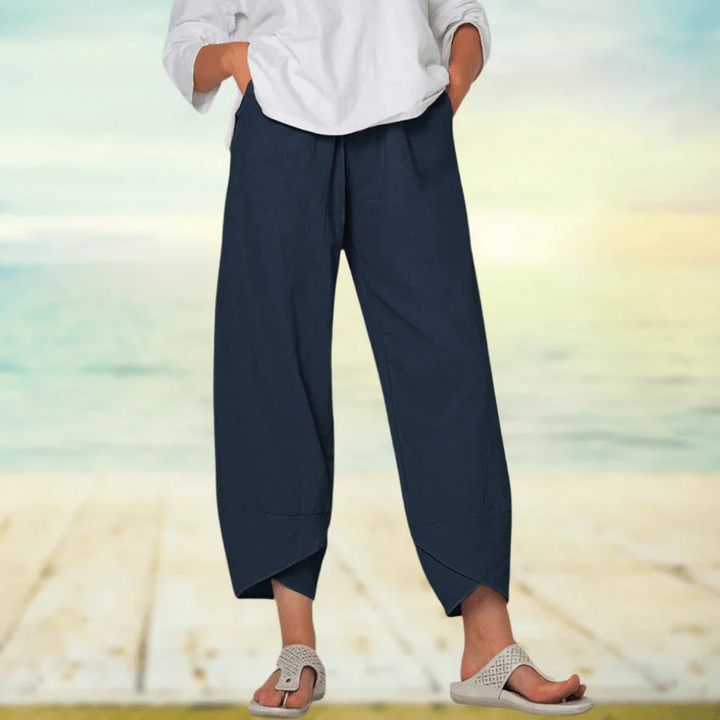 Pantaloni donna alla moda, leggeri e comodi, con vita elasticizzata per un outfit casual primaverile estivo.