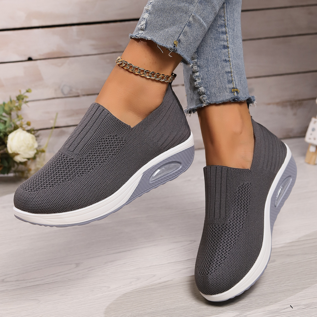 Sneakers anti-dolore donna, ortopediche slip-on per camminata, traspiranti e comode per uno stile attivo.