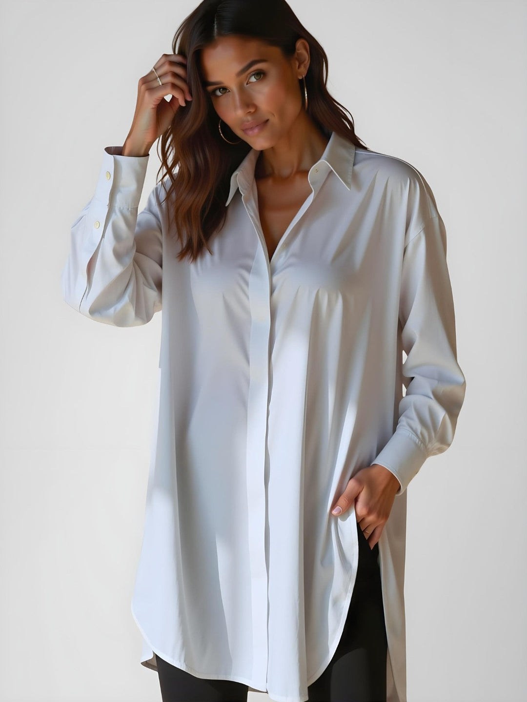 Vestito camicia donna oversize per un look elegante e confortevole. Abito versatile con bottoni e spacco.