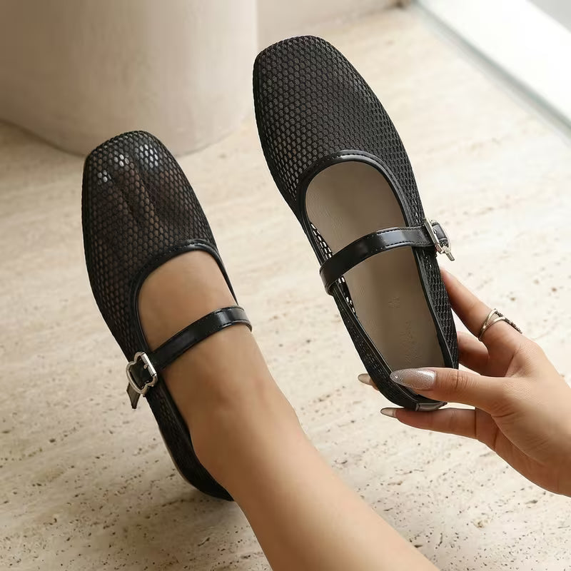 Moda estate: sandali donna intrecciati, design casual e versatili per ogni occasione.