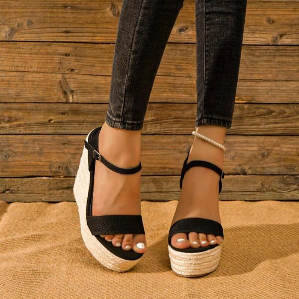 Splendidi sandali donna con zeppa espadrille, design chic per un comfort duraturo tutto il giorno.
