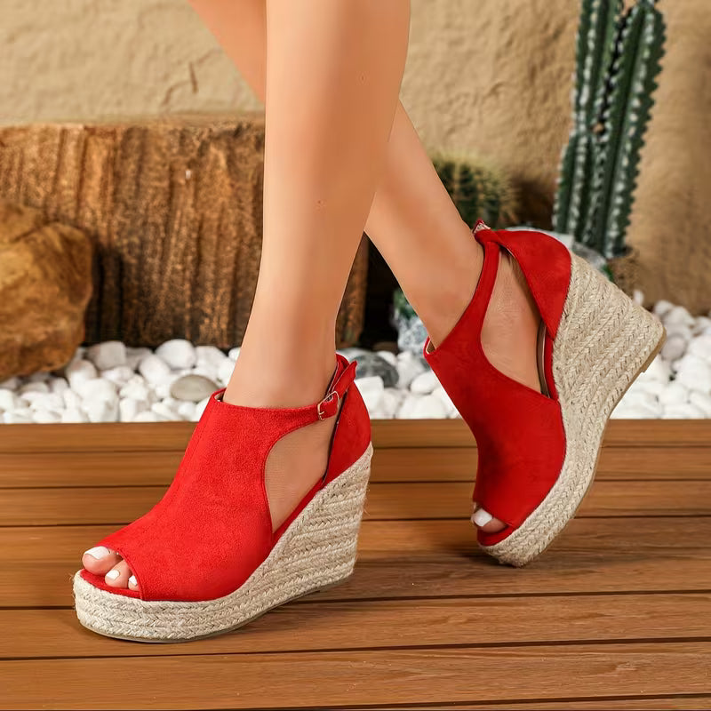 Sandali eleganti con zeppa per donna, calzature estive perfette per outfit casual chic e comodi.