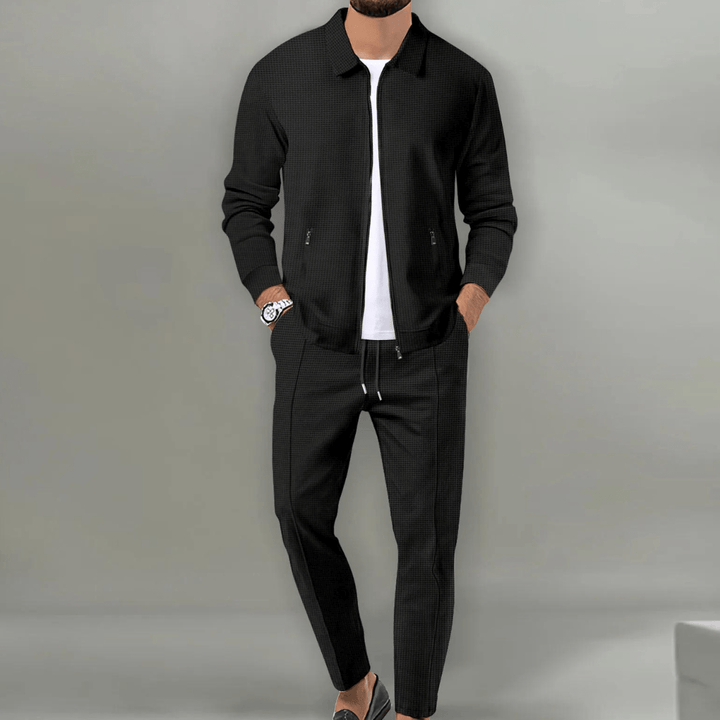 Set coordinato uomo elegante e sportivo, tuta completa con maglia a maniche lunghe e pantaloni per ogni occasione.