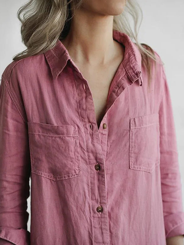 Abbigliamento autunnale: tuta lunga da donna con bottoni, un capo unico e confortevole per ogni occasione.