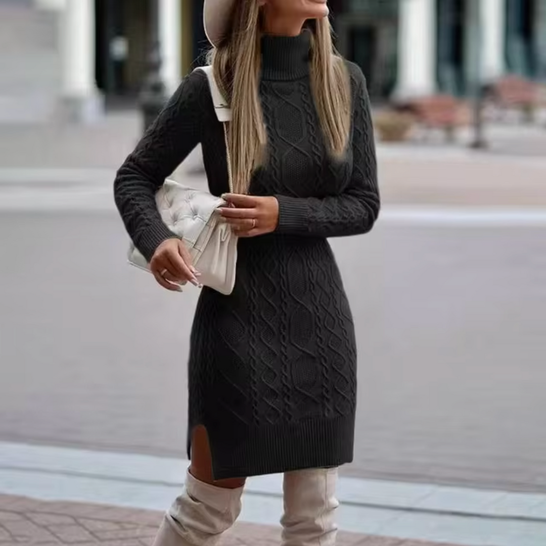 Modella indossa abito midi donna a maniche lunghe. Un capo versatile per la moda autunno/inverno, elegante e confortevole.