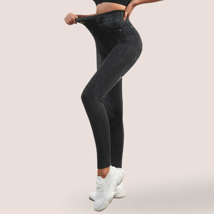 Pantaloni jeans donna elasticizzati, offrono massimo comfort e vestibilità slim.
