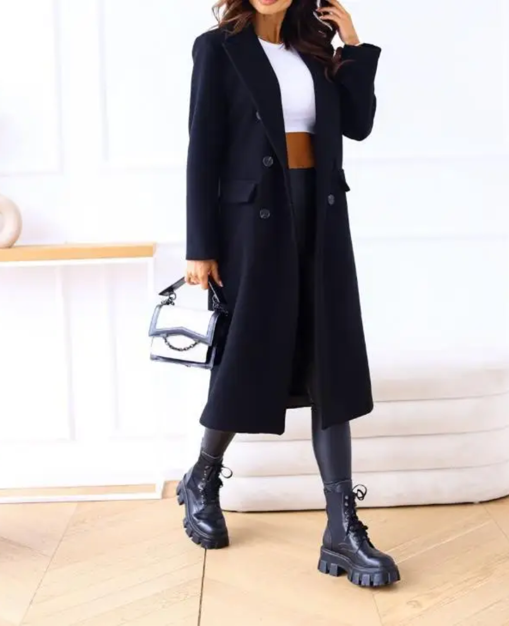 Cappotto donna lungo, modello trench aderente, per serate speciali.