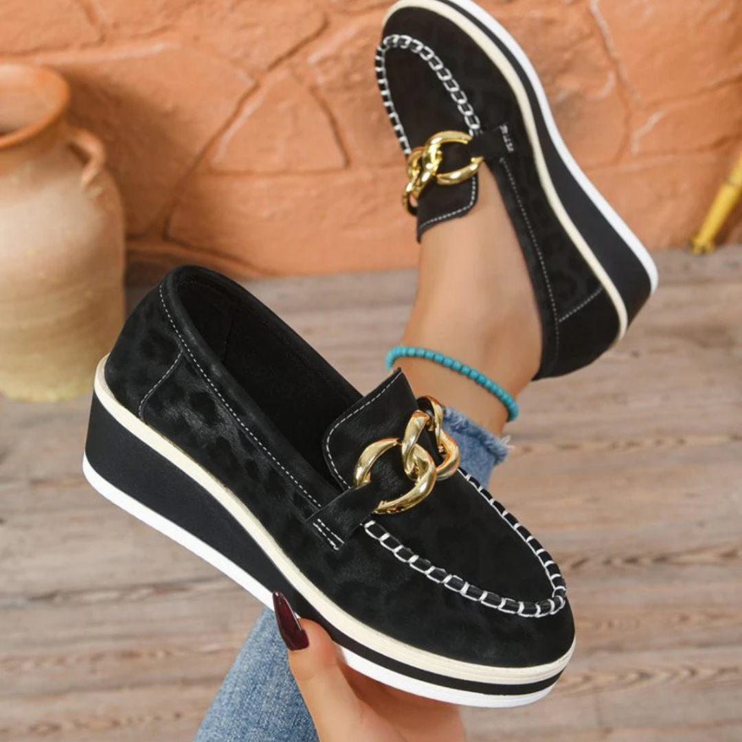 Scarpe donna eleganti mocassino, zeppa e stampa leopard. Comfort e design moderno per il tuo stile.