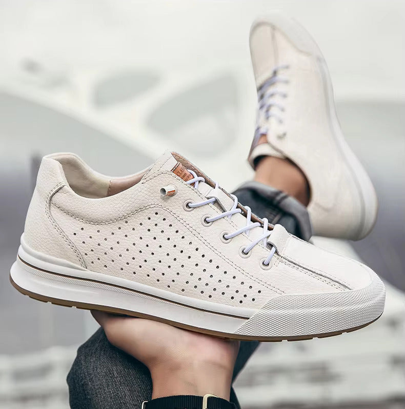 Calzature unisex leggere bianco/nero, con tomaia traspirante, perfette per lo stile casual quotidiano e comfort.