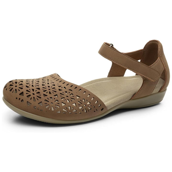 Eleganti sandali da donna Flora con punta chiusa e design cut-out, per comfort e moda estiva.
