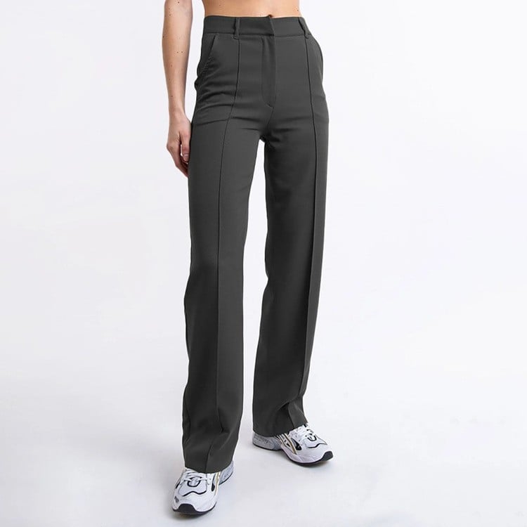 Comodi pantaloni donna a vita alta, gamba dritta. Perfetti per un look elegante e professionale in ufficio.