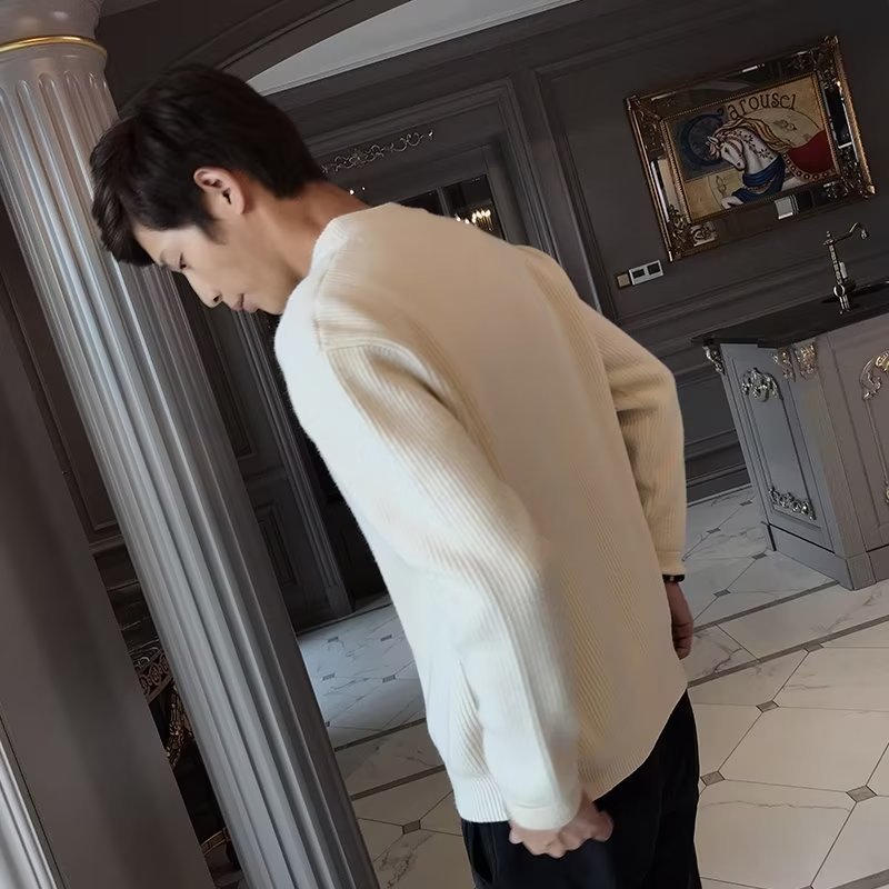 Cardigan uomo invernale casual-elegante con zip, maglieria tinta unita a maniche lunghe. Moda uomo versatile.
