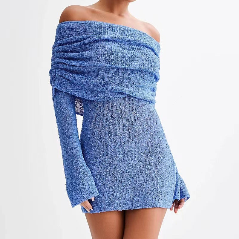 Abito mini donna, scollo a barca che esalta le spalle, maniche lunghe, ideale per le mezze stagioni.