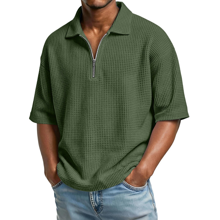 Polo uomo estiva in maglia a nido d'ape, maniche corte. Ideale per comfort e stile regolare.