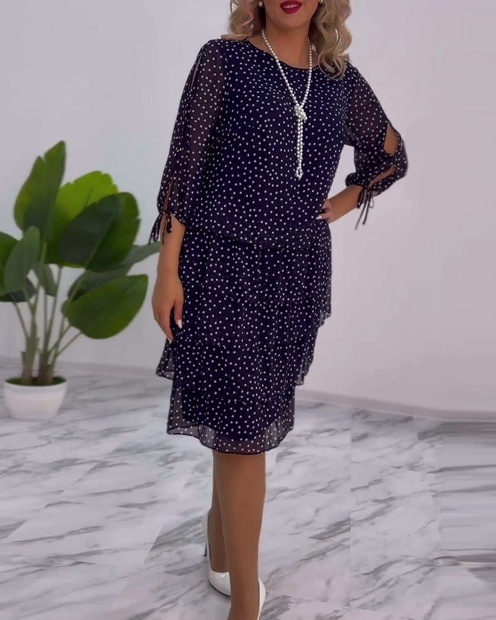 Abito donna a pois, gonna fluida, maniche 3/4. Vestito elegante per outfit casual o serate speciali. Moda donna.