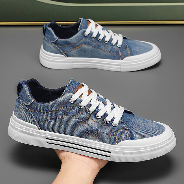Scarpe casual uomo blu con tacco piatto e punta tonda, progettate per un comfort quotidiano superiore.