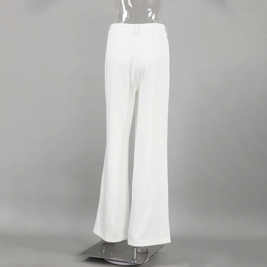 Pantaloni donna ampi con vita alta e gamba dritta. Essenziali per un guardaroba femminile elegante.