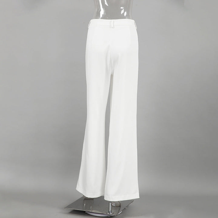 Pantaloni donna ampi con vita alta e gamba dritta. Essenziali per un guardaroba femminile elegante.