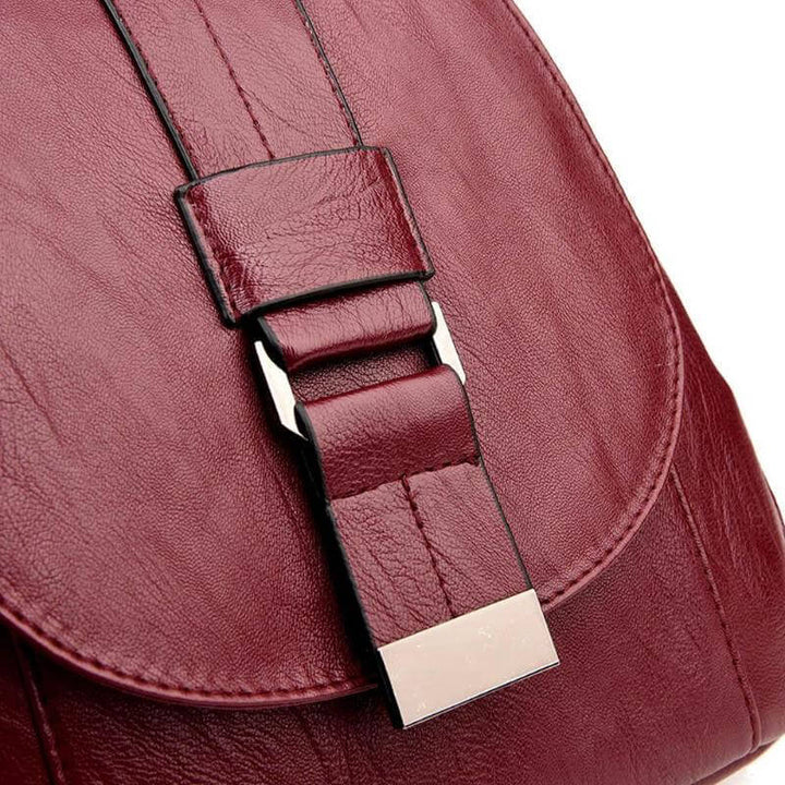 Zaino mini donna elegante, in similpelle liscia, per ogni occasione, un accessorio chic.