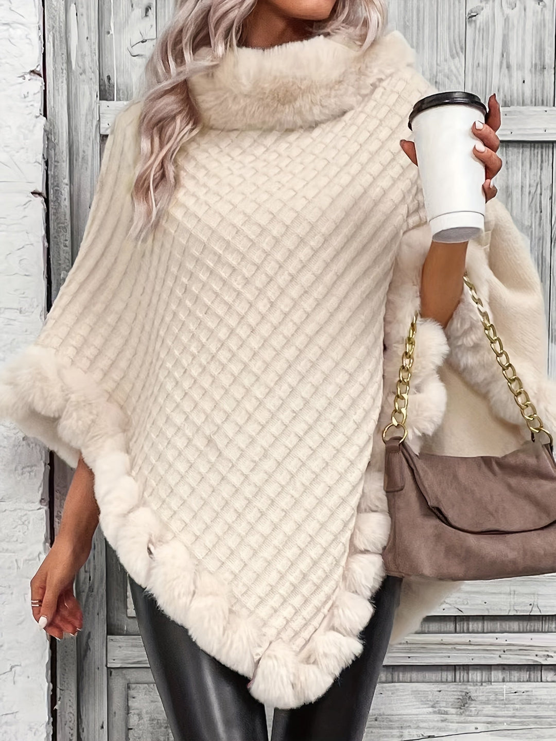 Caldo e comodo poncho invernale da donna, perfetto per comfort e stile nella moda femminile.