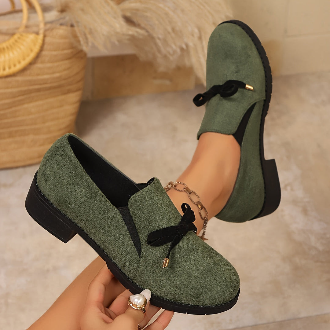 Mocassini donna slip-on comodi, design arrotondato, supporto piede per comfort quotidiano e stile casual primavera/estate.