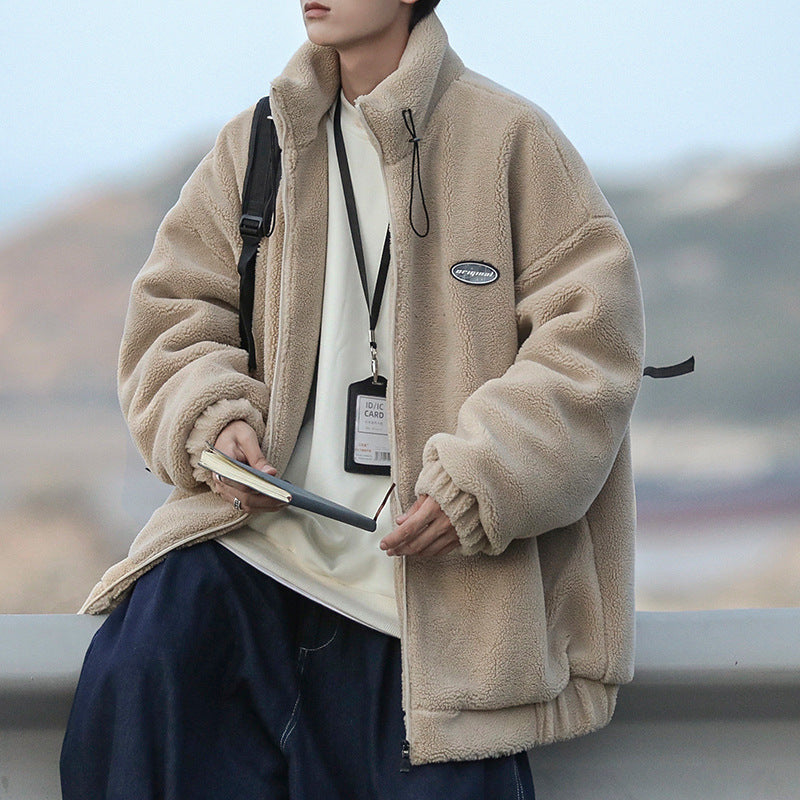 Outerwear uomo invernale imbottito, assicura calore e comfort superiori. Ideale per giornate fredde, stile pratico.