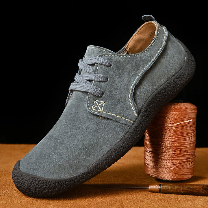 Versatili scarpe uomo per escursioni, offrono comfort duraturo e stile casual. Ideali per attività outdoor.