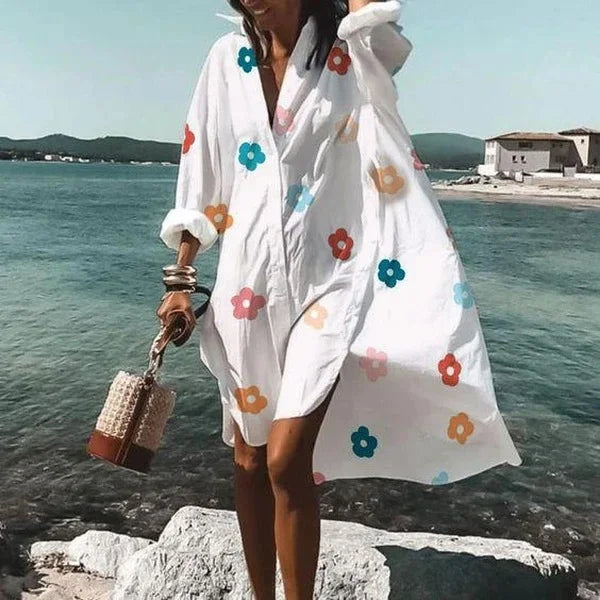 Moda donna primavera estate: abito chemisier midi estivo elegante, un capo d'abbigliamento versatile e di tendenza.