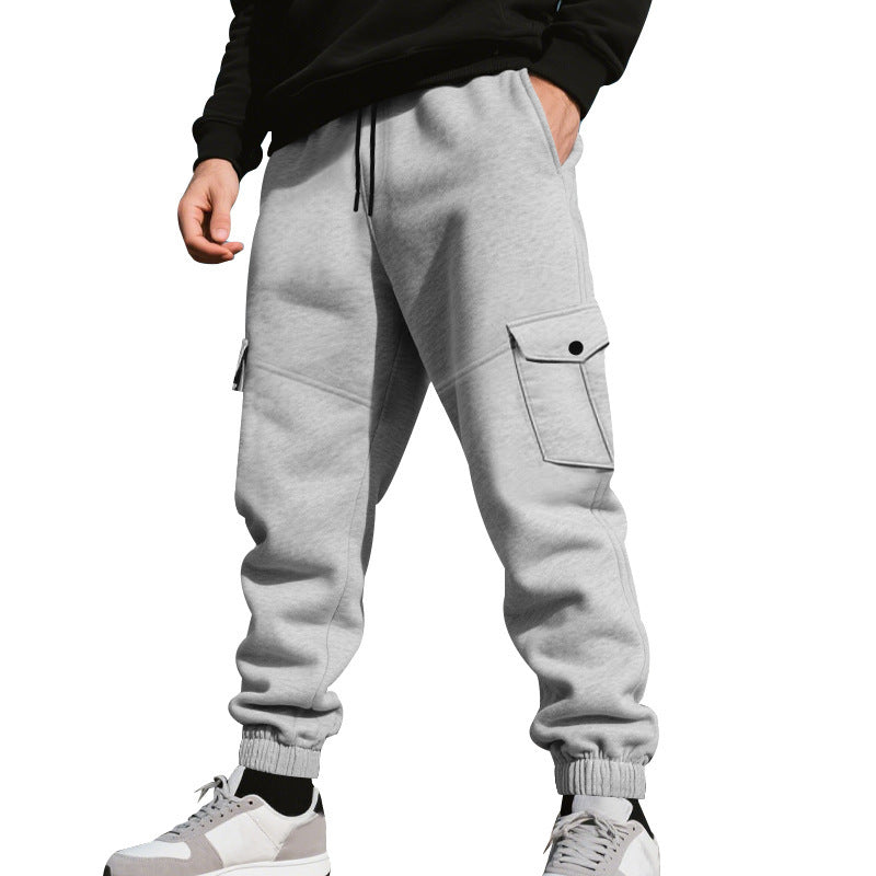 Pantaloni cargo uomo multitasche, comodi e resistenti, perfetti per lavoro o stile casual.