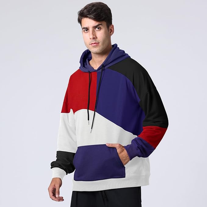 Felpa blu con cappuccio da uomo, stile sportivo moderno, ideale per un look casual e comodo in autunno.