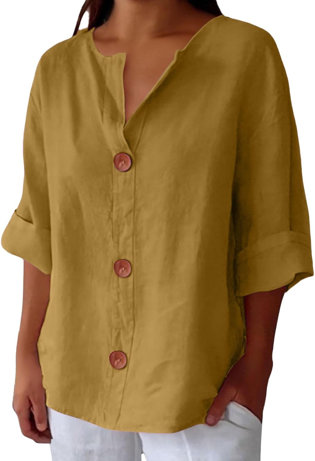 Blusa donna in lino vista frontale, collo coreana, fila di bottoni, look fresco e moderno.