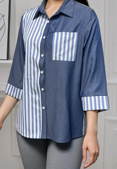 Blusa a righe blu da donna con bottoni e tasca, stile versatile. Perfetta come camicia casual o elegante tutto l'anno.