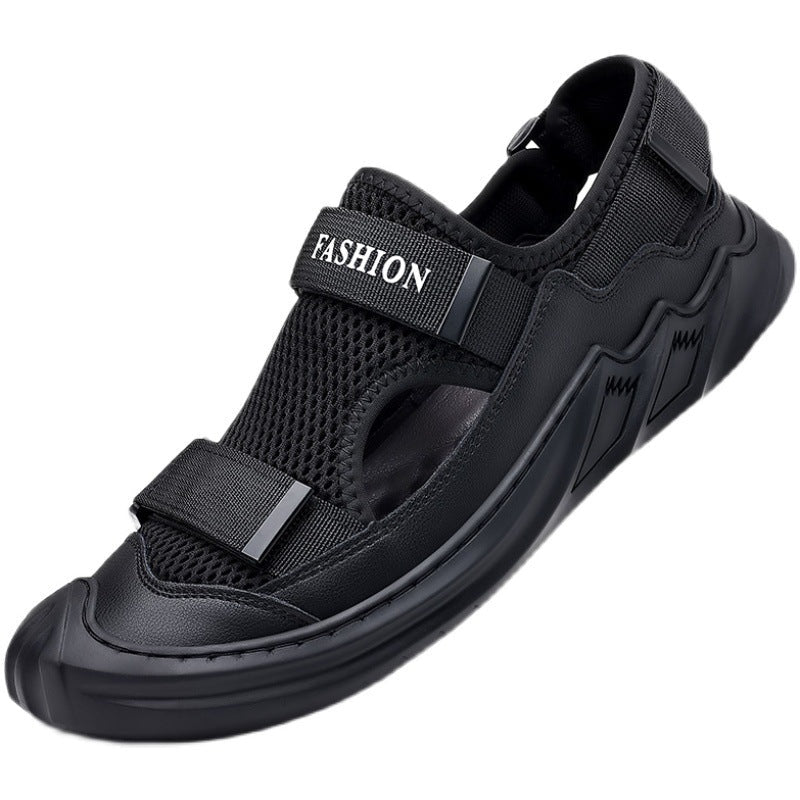 Sandali estivi uomo neri con punta chiusa protettiva e chiusura in velcro, ideali per passeggio casual.