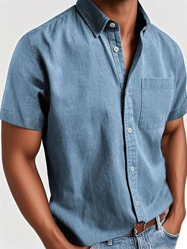 Camicia polo uomo a maniche corte con taschino, vestibilità regolare, ideale per look casual primavera/estate.
