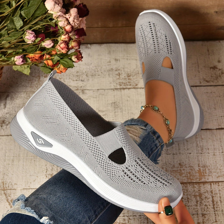 Eleganti sneakers donna leggere antiscivolo, per camminata quotidiana con comfort superiore.