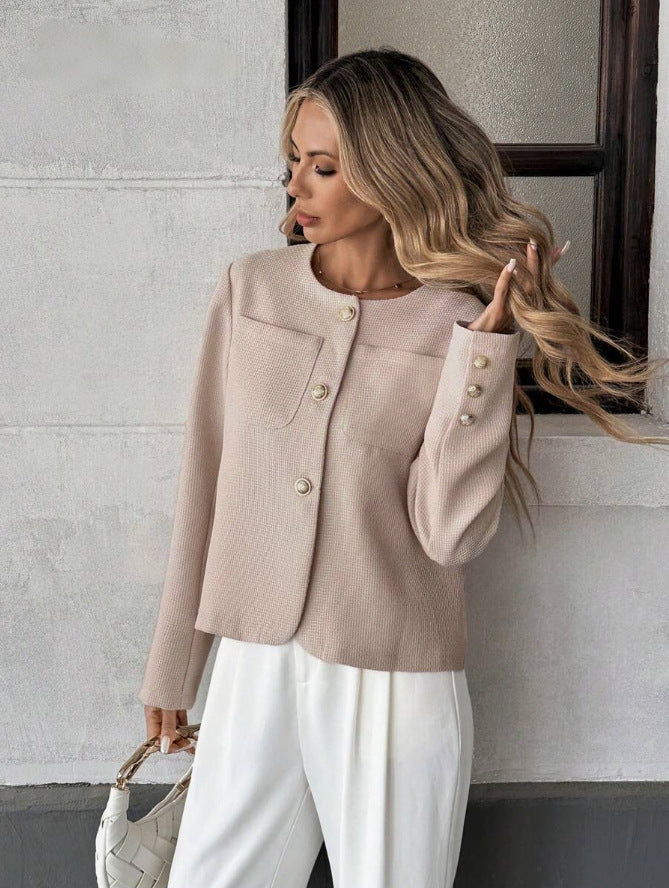 Giacca elegante donna in tweed, chic e versatile. Un capo must-have per la moda femminile in ogni stagione.