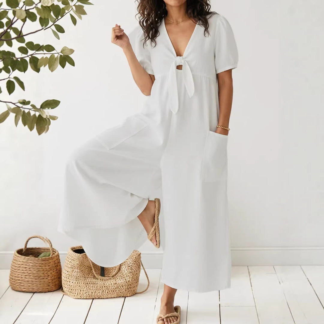 Tuta lunga donna elegante con scollo a V e gamba dritta, perfetta per look primavera estate casual o chic.