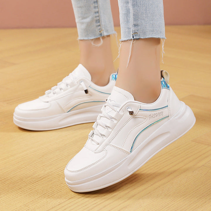 Scarpe donna platform basse, stile moderno. Sneakers versatili con punta tonda, ideali per la moda quotidiana e casual.