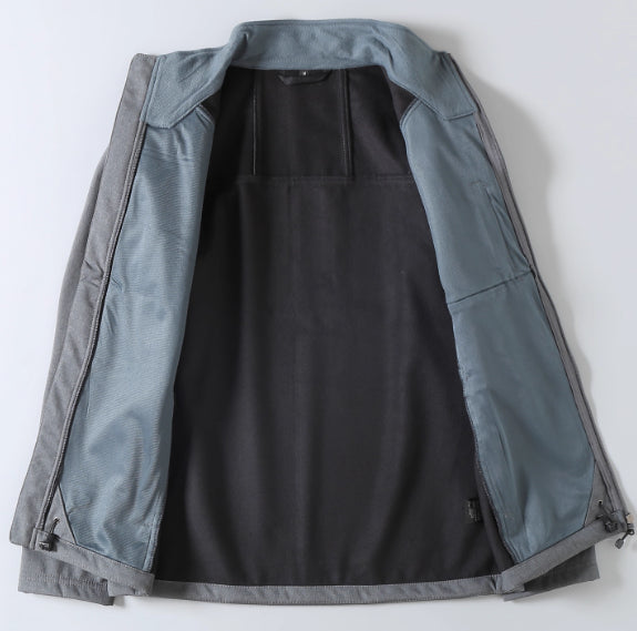 Giacca softshell uomo per escursionismo e trekking. Antivento, ideale primavera/autunno, look casual premium.