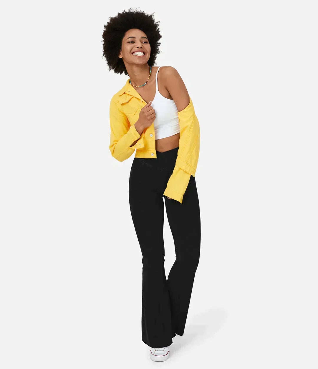 Confortevoli jeans bootcut elasticizzati da donna, a vita alta e con tasche, per libertà di movimento.