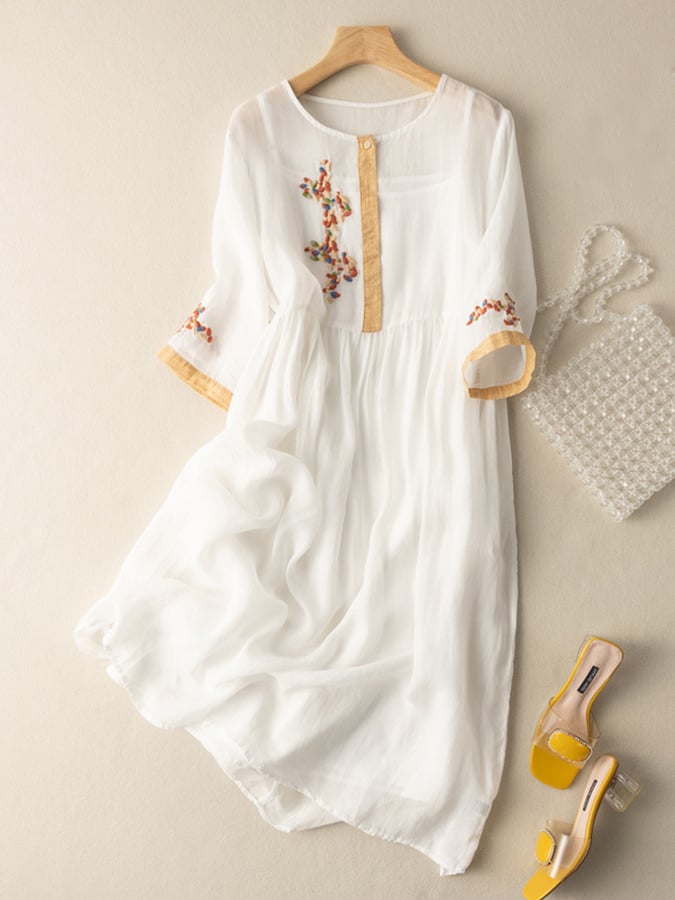 Vestito donna in cotone con ricamo etnico. Abito estivo casual-elegante, comodo, per un look boho chic.